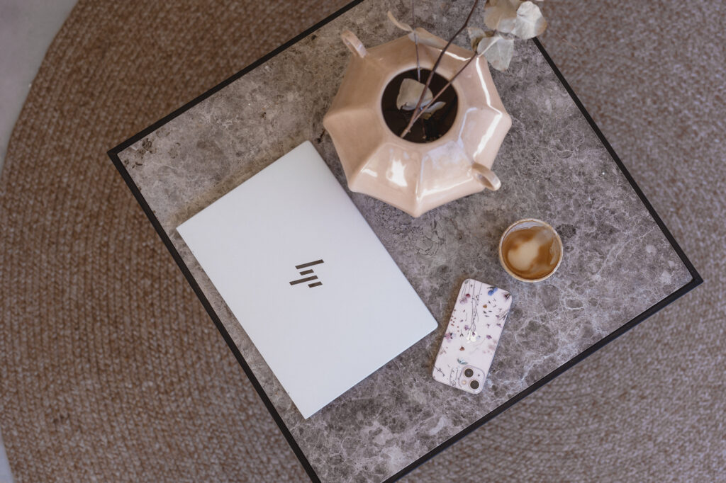 Margot en Charlotte, diëtisten bij Lifestyle & Hormones gespecialiseerd in PMOS